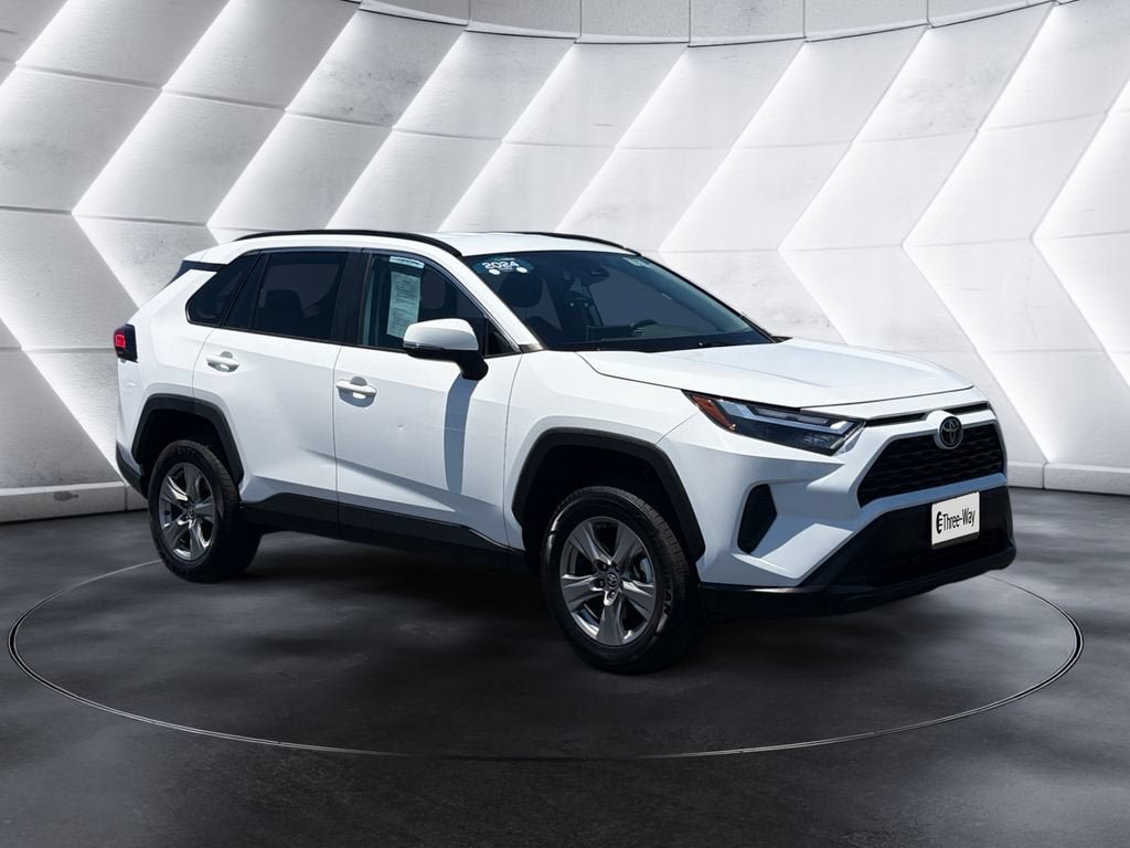 Used 2024 Toyota RAV4 XLE FWD image 7