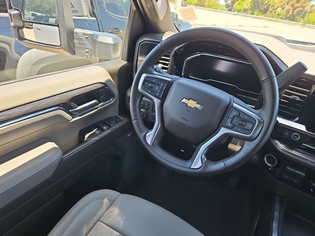 Used 2025 Chevrolet Silverado 2500 LTZ w/ LTZ Premium Package AWD/4WD image 7