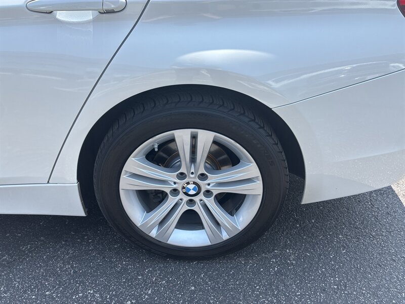 Used 2018 BMW 328d xDrive Wagon AWD/4WD image 10