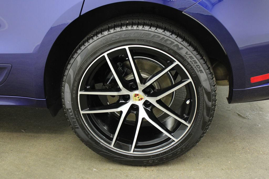 Certified 2023 Porsche Macan AWD/4WD image 13