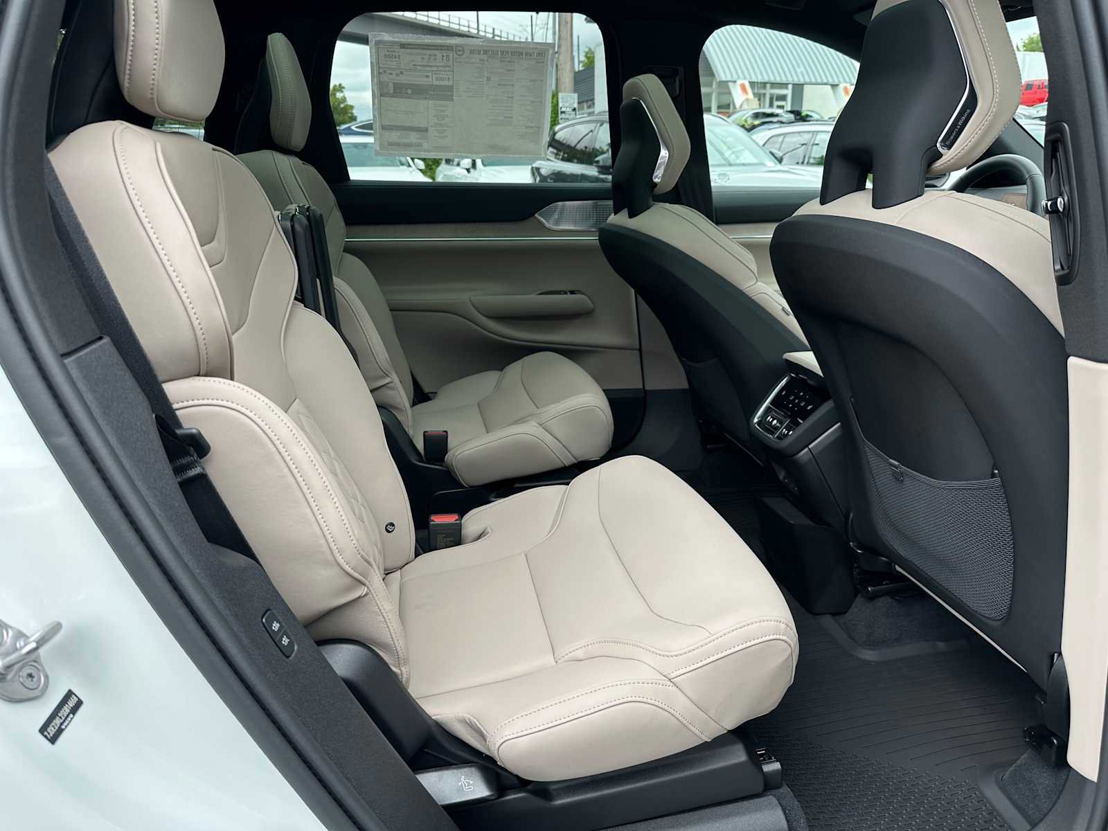 New 2025 Volvo EX90 Ultra image 12