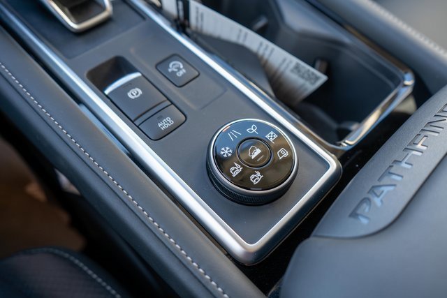 New 2025 Nissan Pathfinder SL image 23