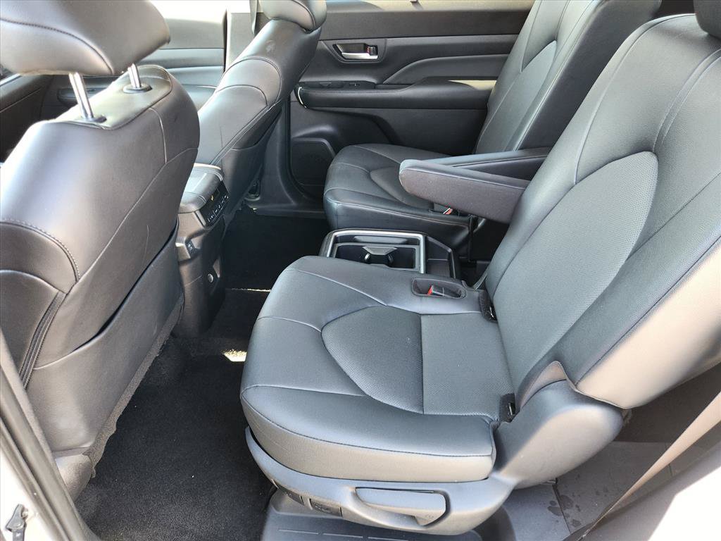 Certified 2025 Toyota Grand Highlander AWD image 13
