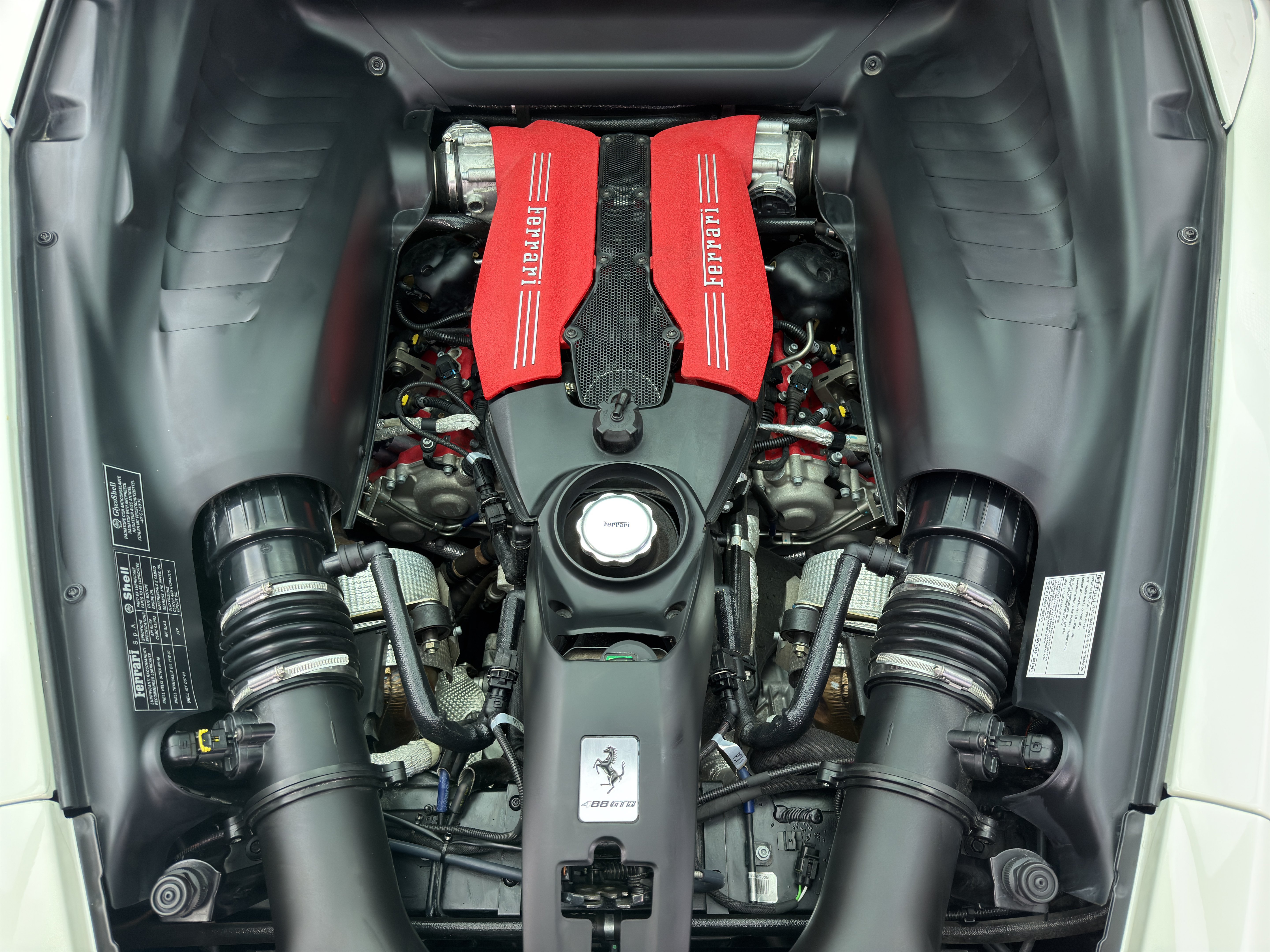 Used 2019 Ferrari 488 GTB RWD image 32