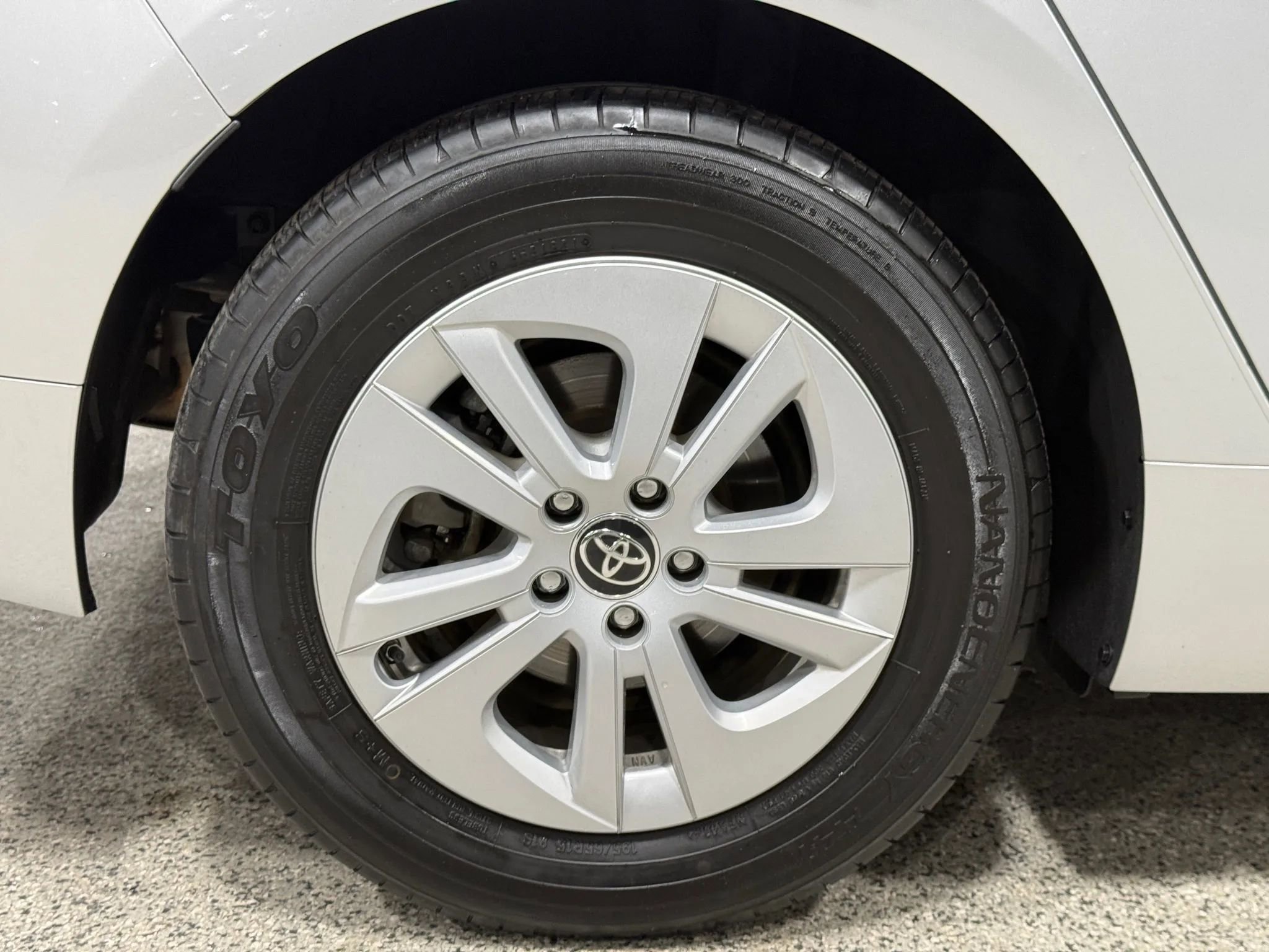 Used 2017 Toyota Prius Two image 65