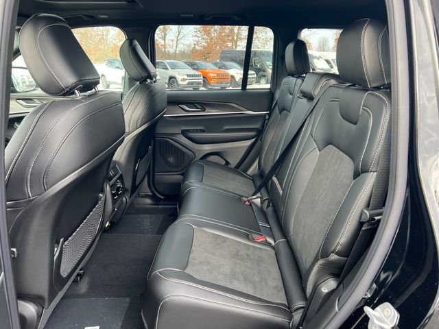 New 2026 Jeep Grand Cherokee Altitude image 5