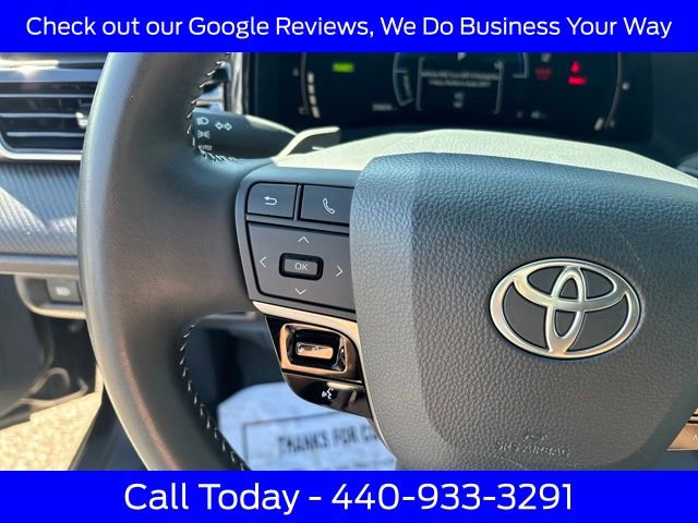 Used 2025 Toyota Camry SE image 29