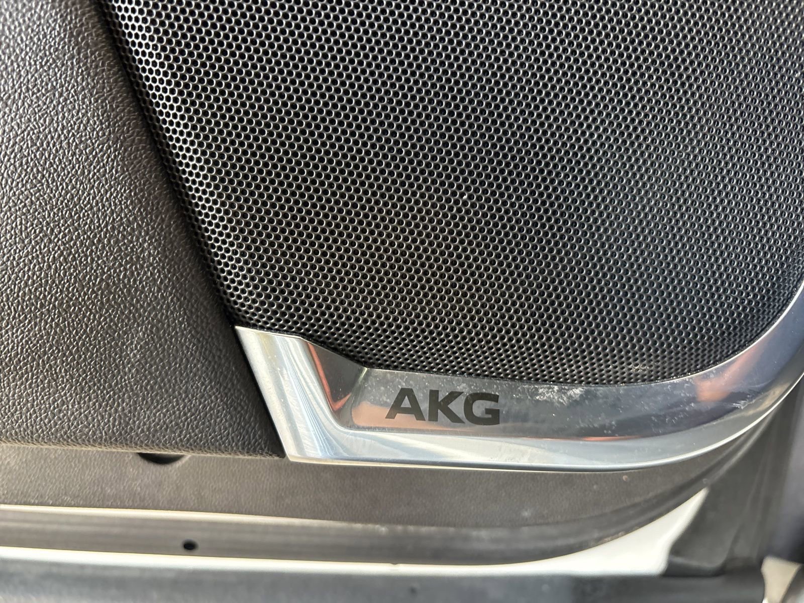 Used 2022 Cadillac Escalade Sport Platinum image 13