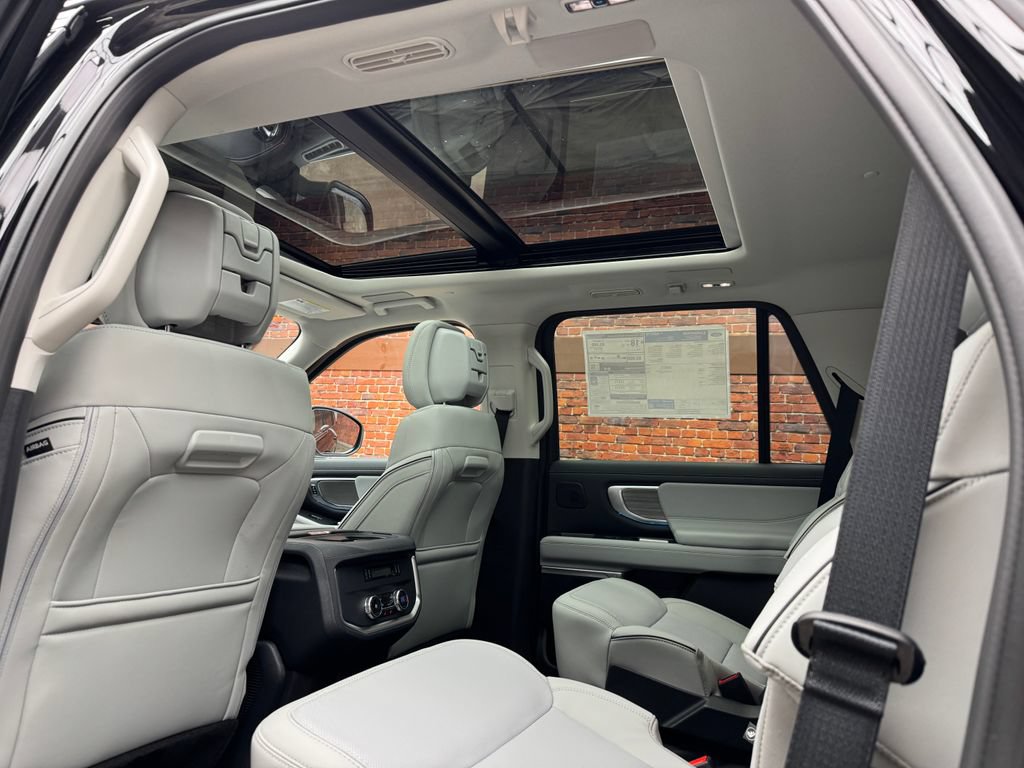 New 2027 Ford Expedition Platinum w/ Platinum Ultimate Package AWD/4WD image 3