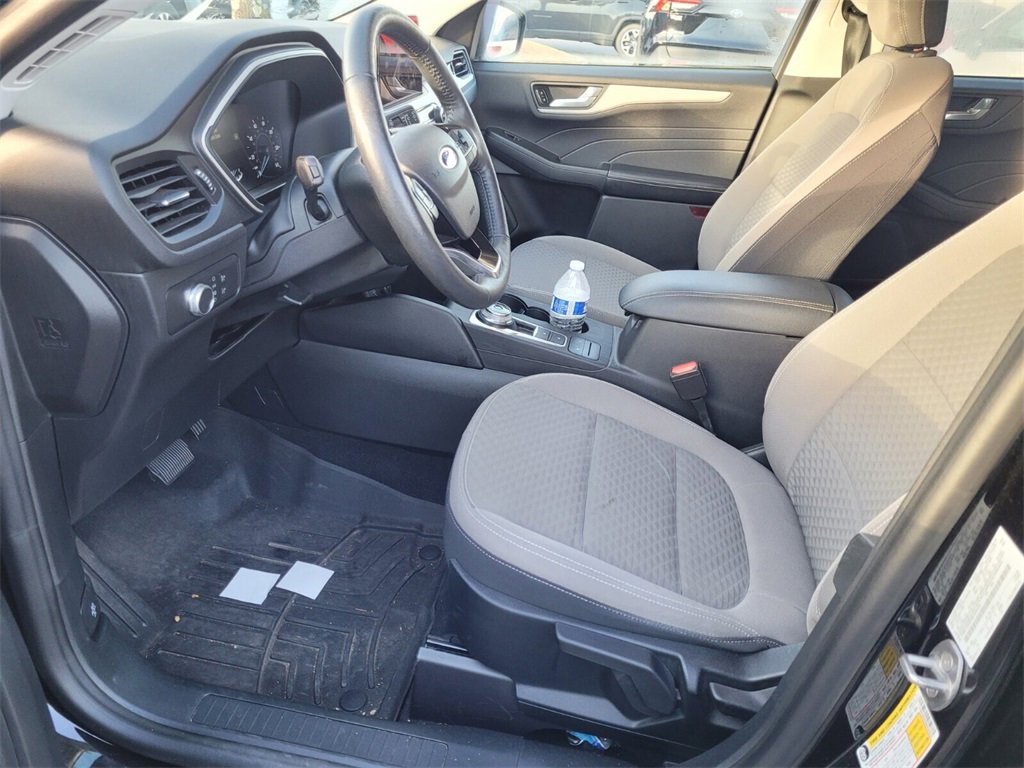 Used 2021 Ford Escape SE w/ Cold Weather Package image 9