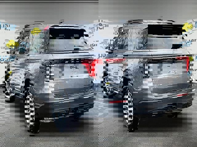 New 2026 Ford Explorer Active AWD/4WD image 4