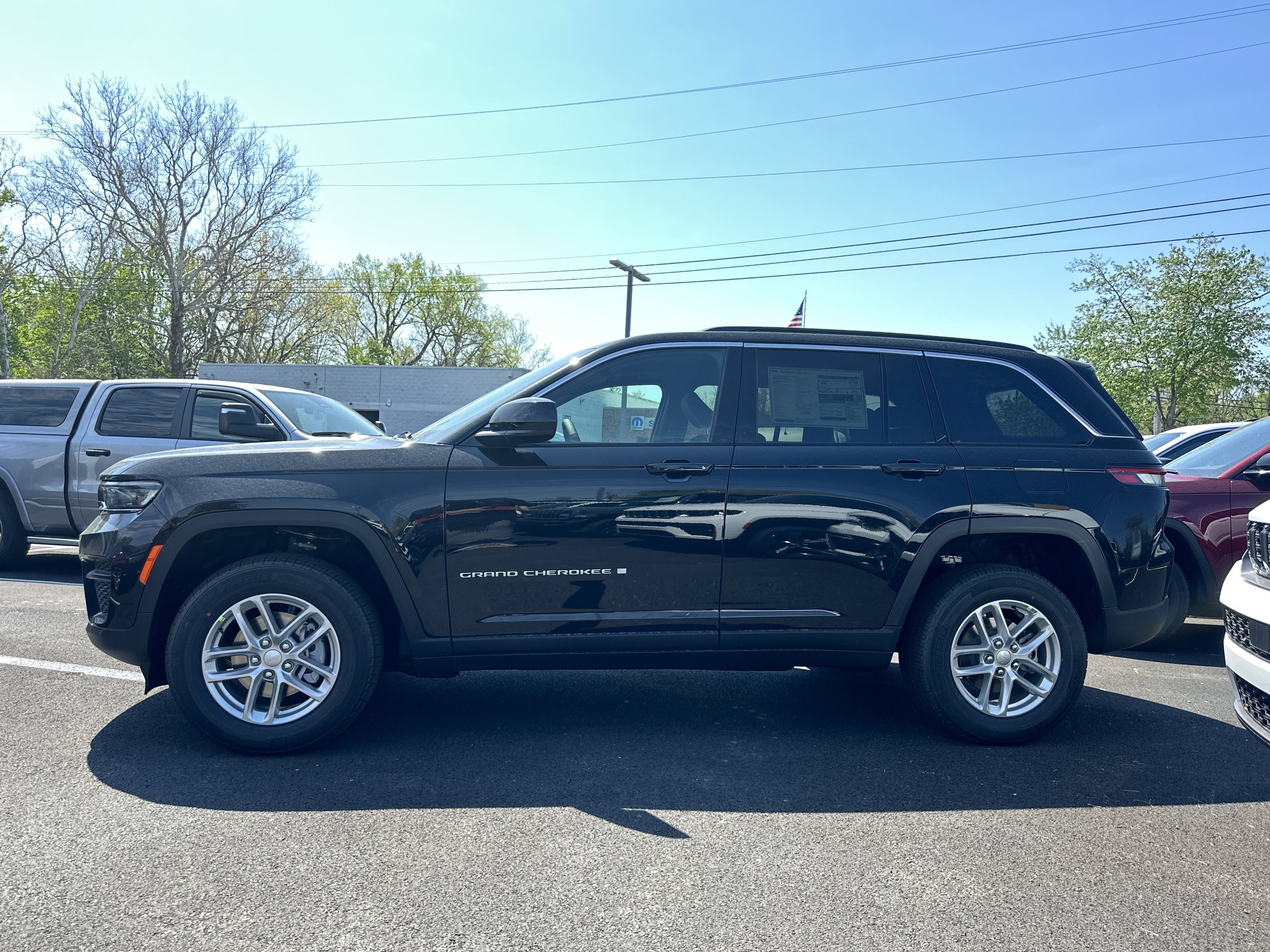 New 2026 Jeep Grand Cherokee Laredo X AWD/4WD image 23