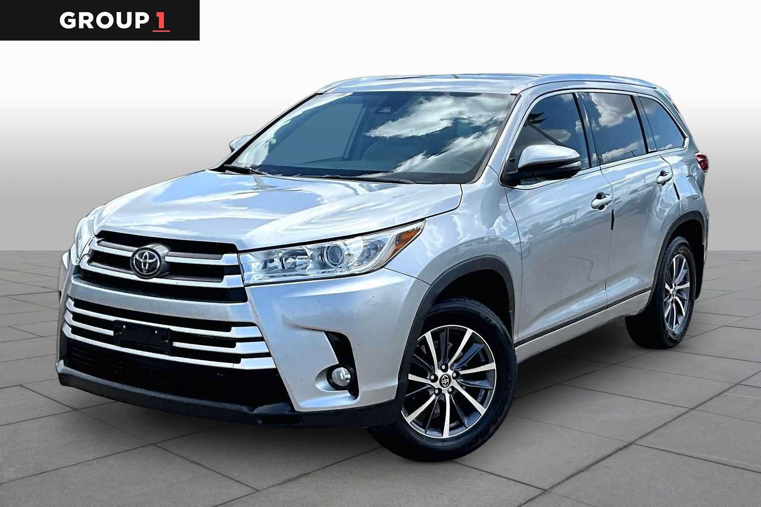 Used 2018 Toyota Highlander XLE FWD image 1