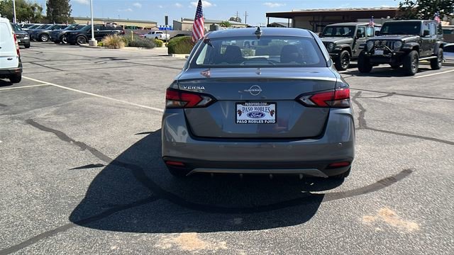 Used 2025 Nissan Versa SV FWD image 4