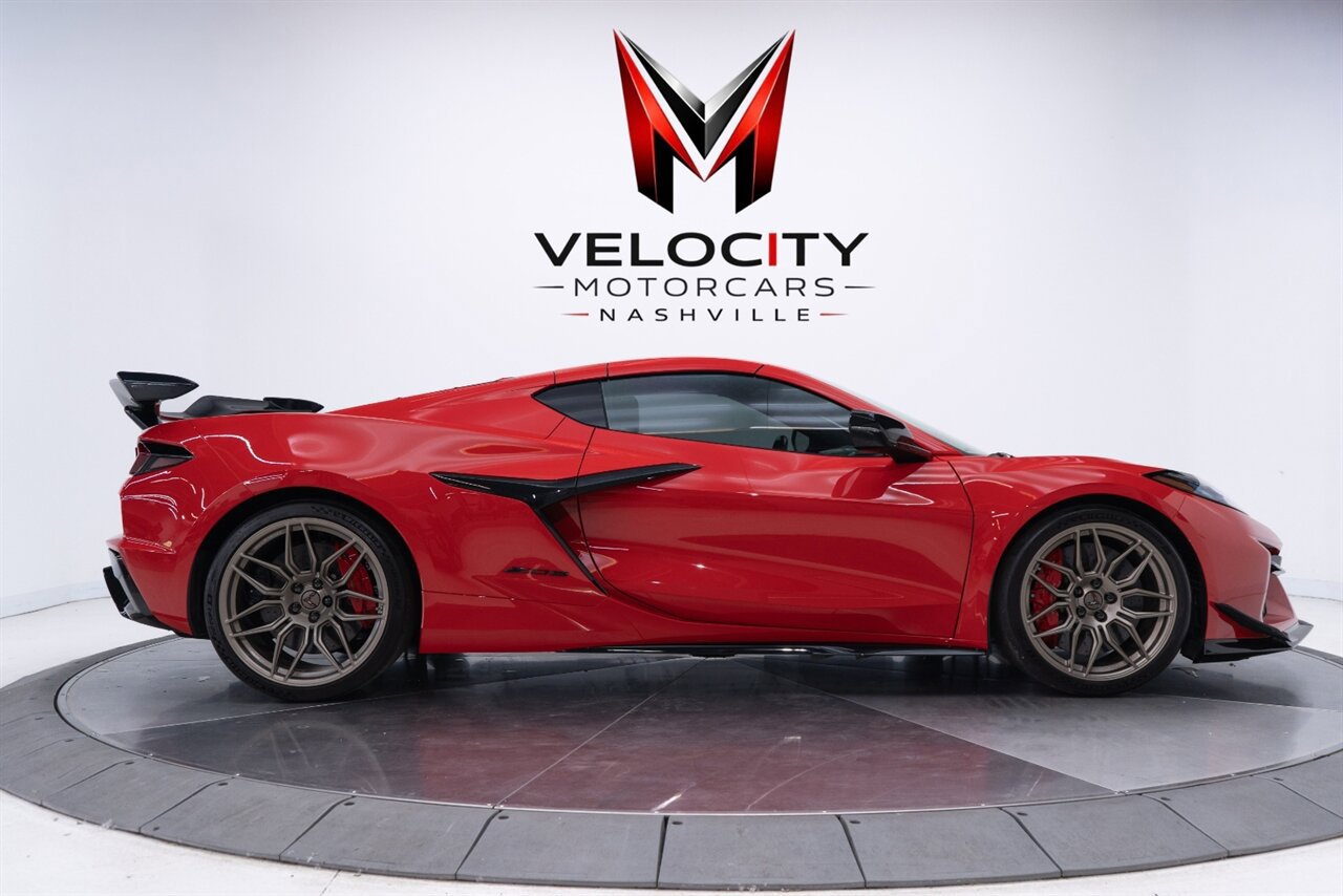 Used 2026 Chevrolet Corvette Z06 w/ Z07 Performance Package RWD image 5