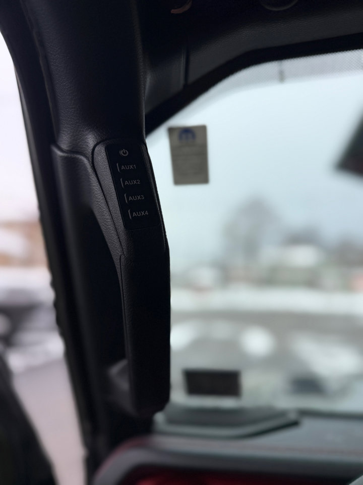 Used 2023 Jeep Gladiator Rubicon w/ Dual Top Group image 18