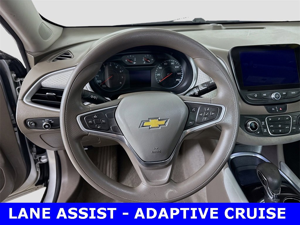 Used 2022 Chevrolet Malibu LT image 2