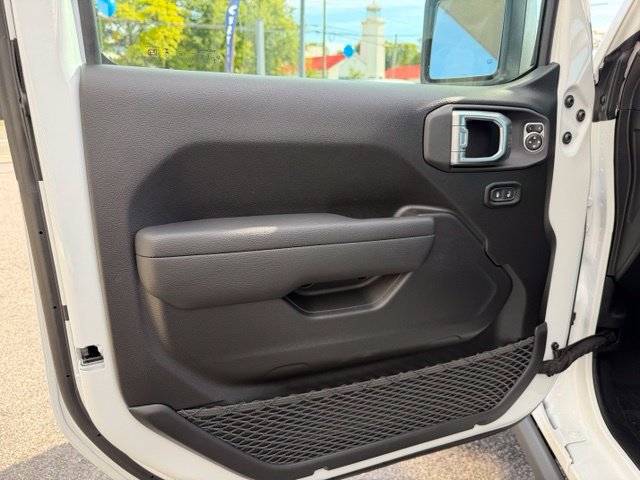New 2027 Jeep Gladiator Rubicon AWD/4WD image 8