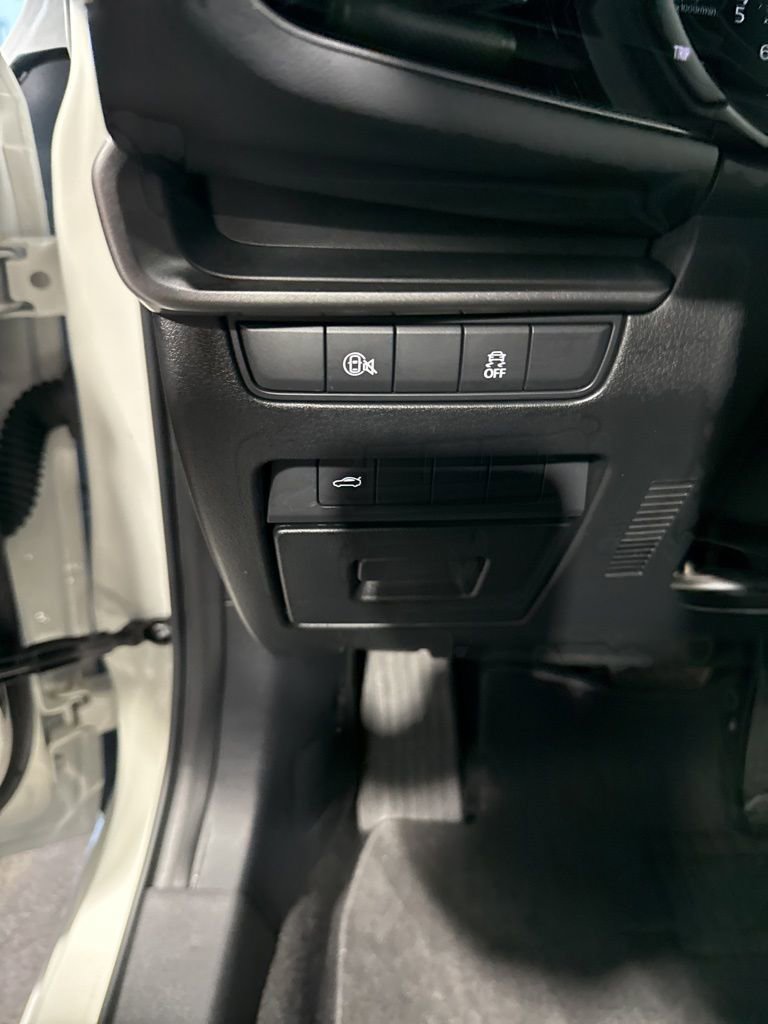 Used 2025 MAZDA MAZDA3 s FWD image 30