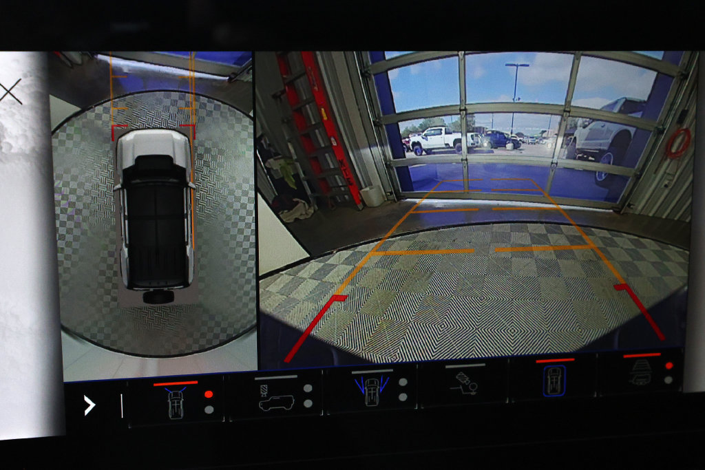 Used 2024 GMC Hummer EV 2X w/ LPO, Illumination Package AWD/4WD image 30