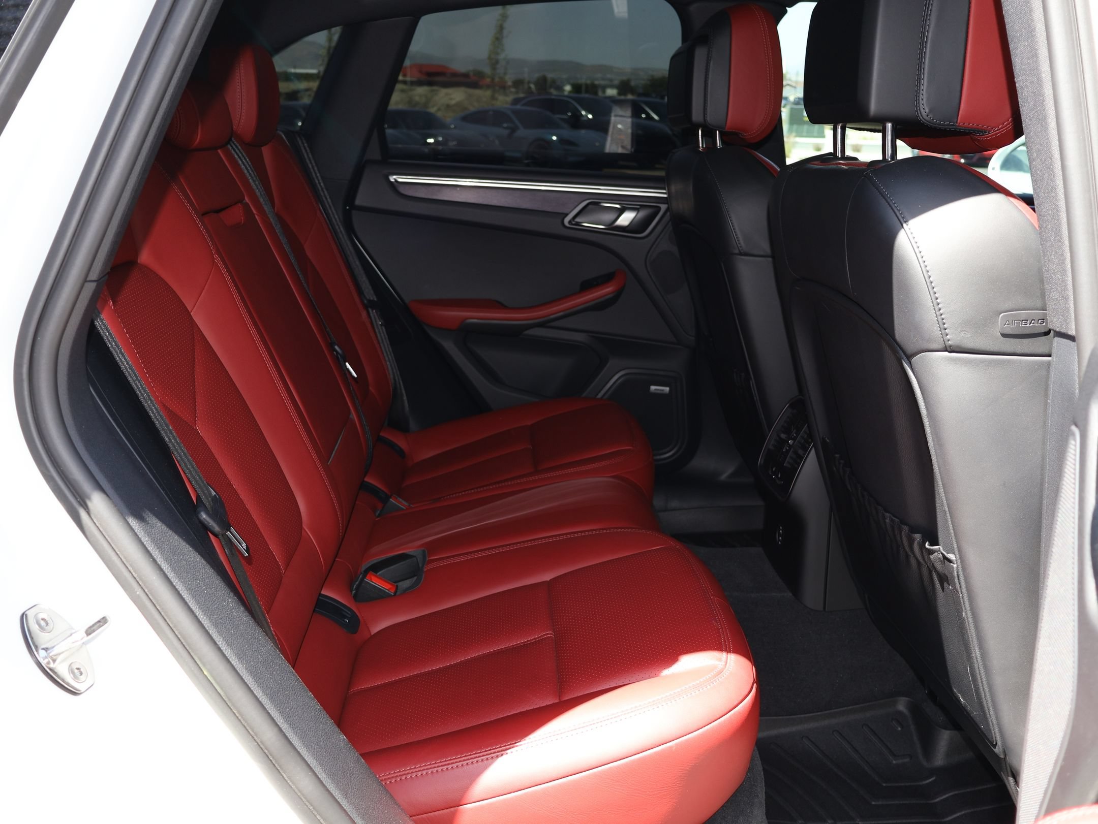 Used 2022 Porsche Macan GTS AWD/4WD image 30