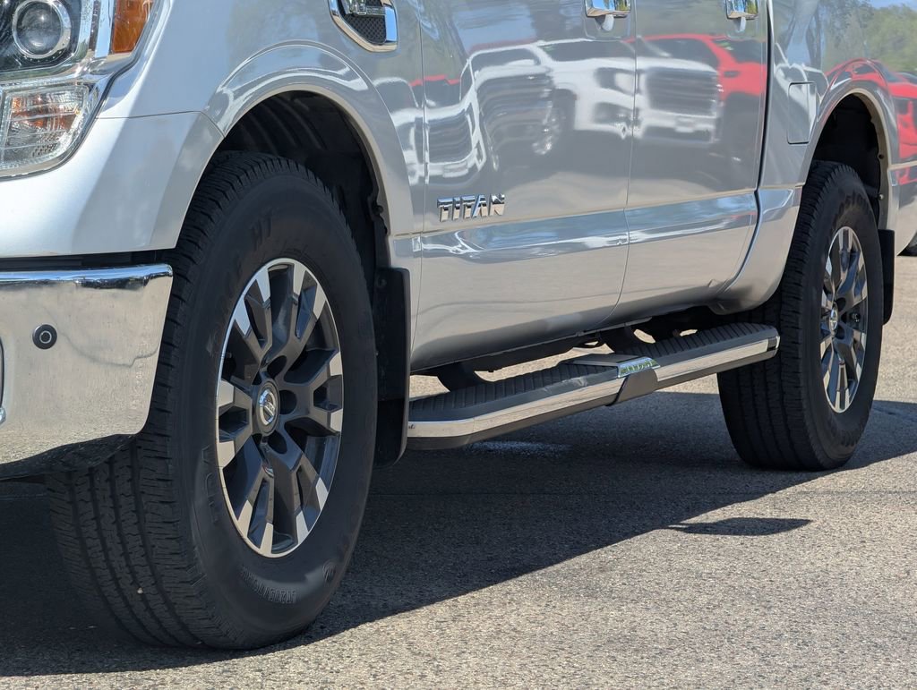 Used 2017 Nissan Titan SL w/ Off-Road Package AWD/4WD image 5