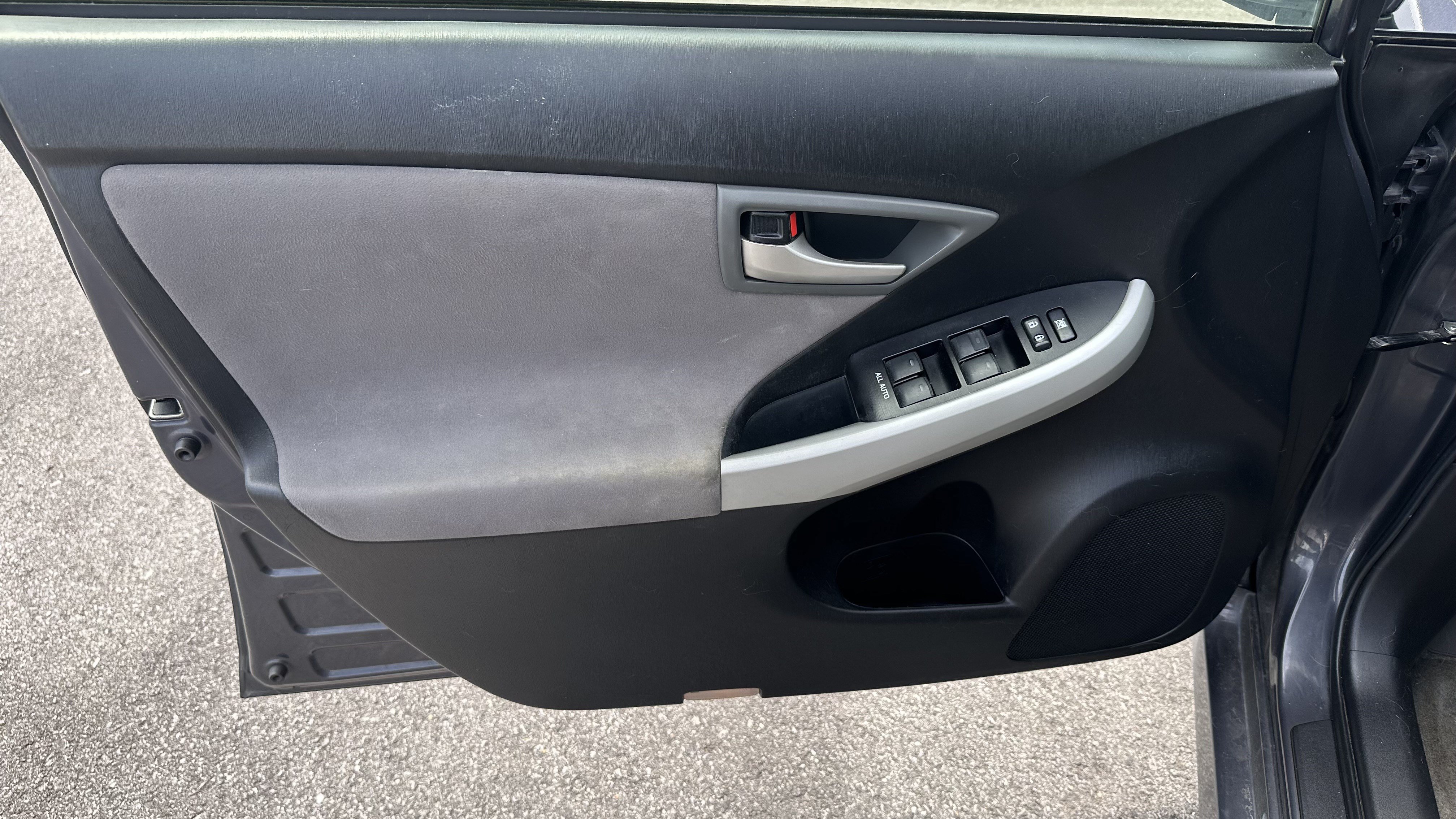 Used 2013 Toyota Prius Two FWD image 16