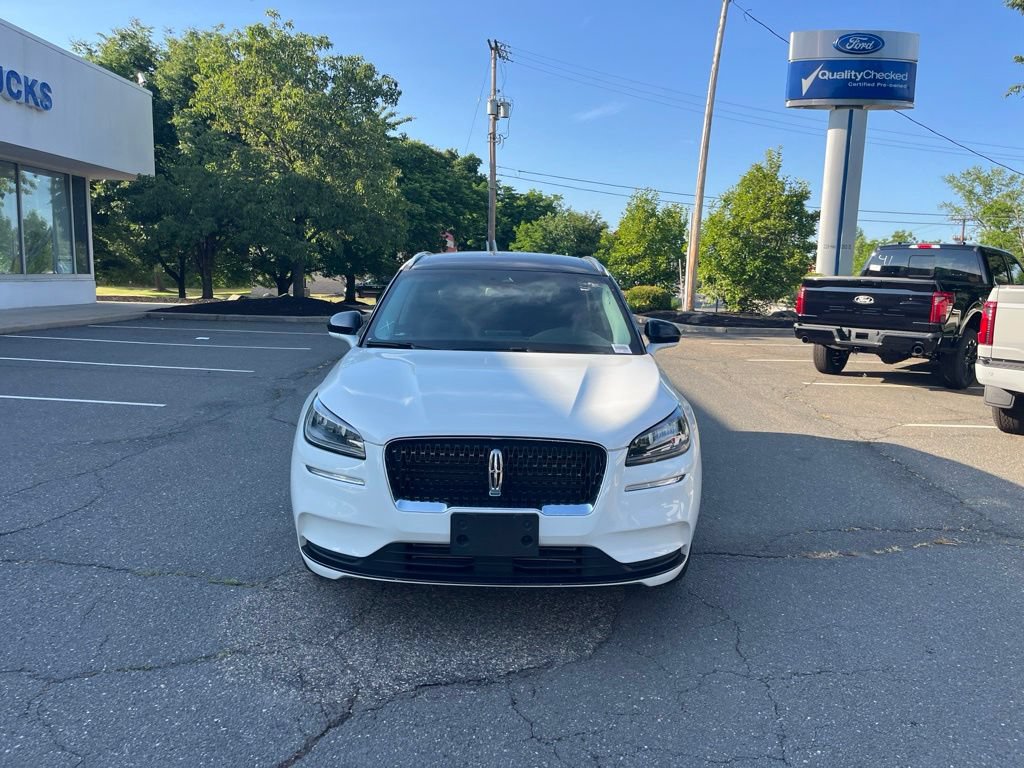 Used 2022 Lincoln Corsair AWD w/ Premium Package image 2