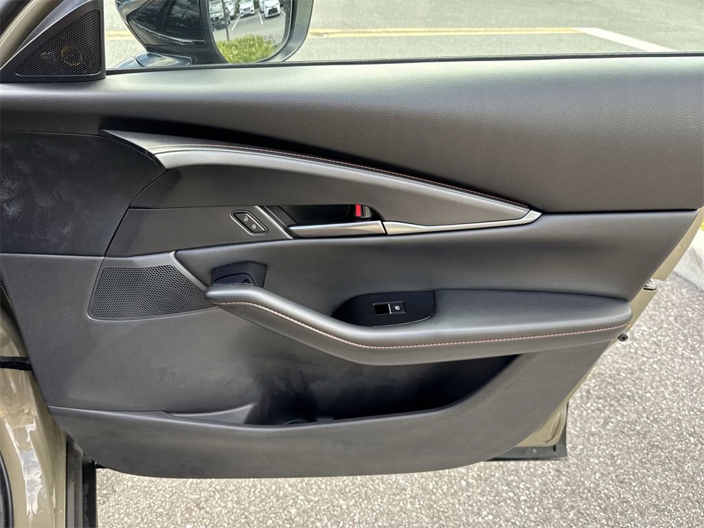 New 2024 MAZDA CX-30 Carbon image 44