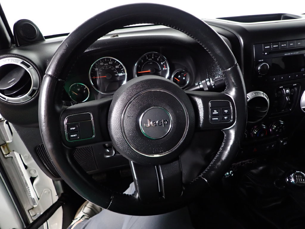 Used 2013 Jeep Wrangler Unlimited Sahara w/ Dual Top Group AWD/4WD image 21