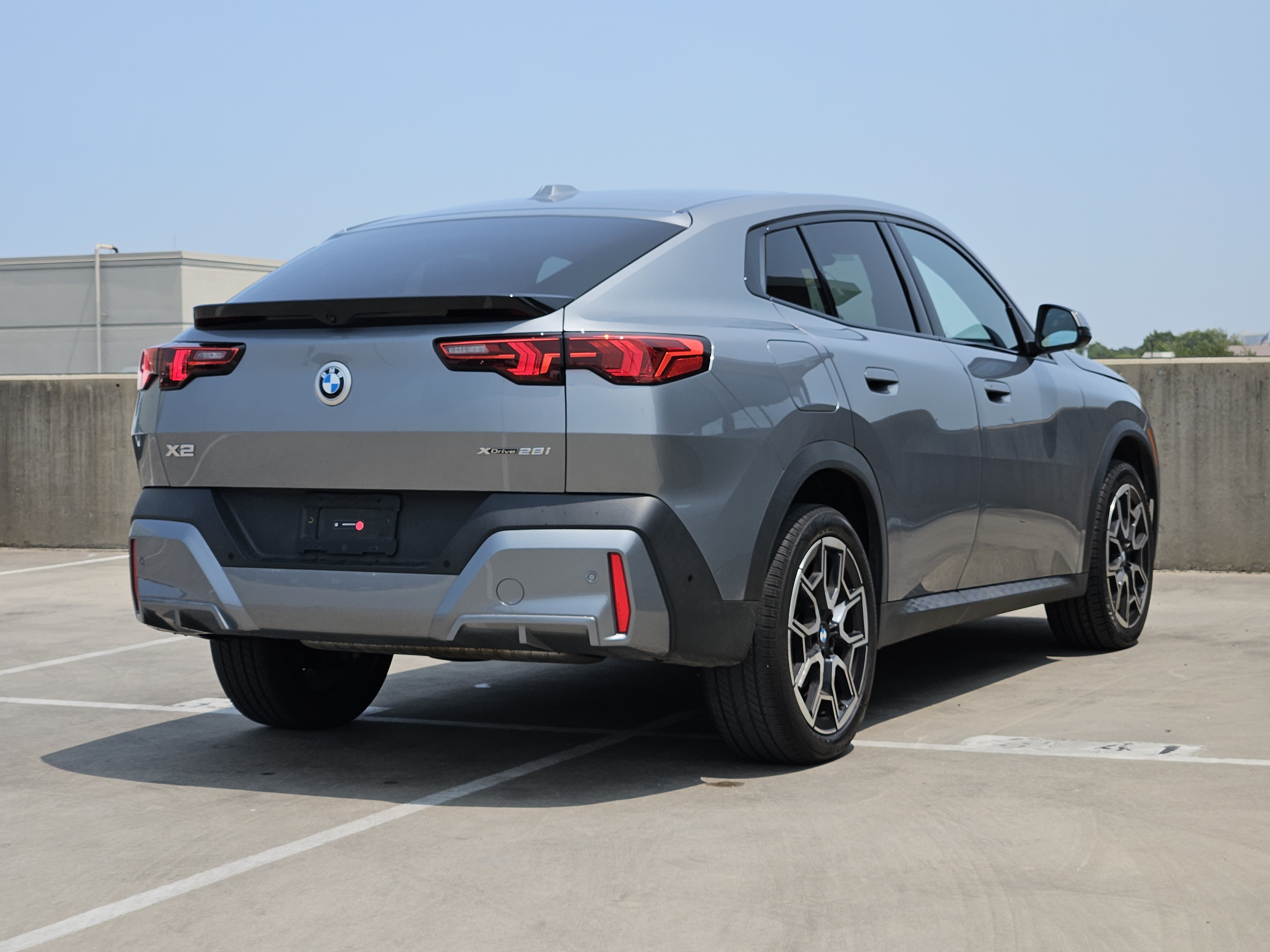 Used 2025 BMW X2 xDrive28i AWD/4WD image 8