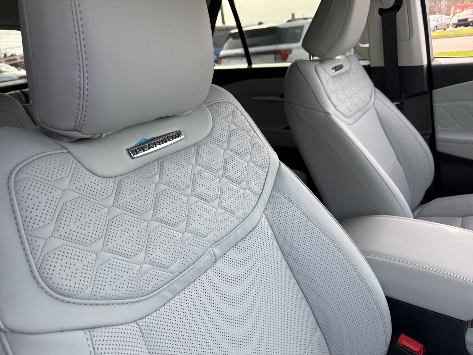 New 2026 Ford Explorer Platinum w/ LUX Leather Package AWD/4WD image 35