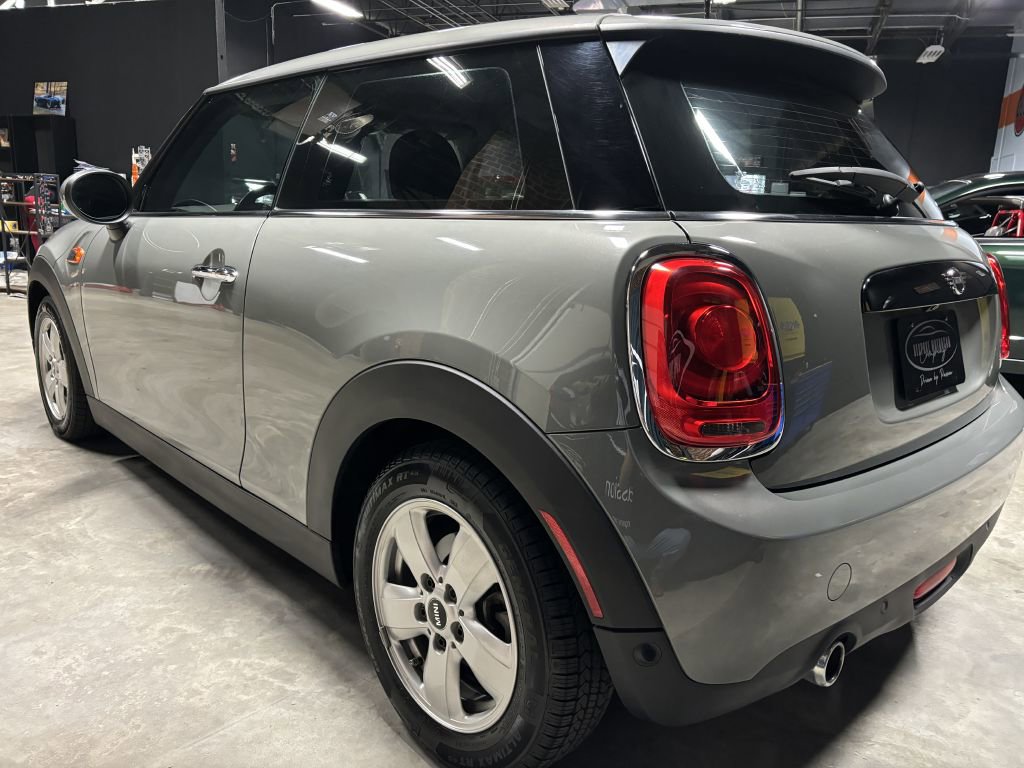 Used 2019 MINI Cooper 2-Door Hardtop w/ Storage Package image 8