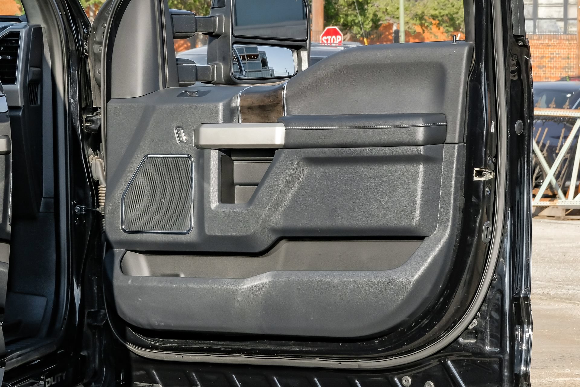 Used 2022 Ford F350 Lariat w/ Black Appearance Package AWD/4WD image 53