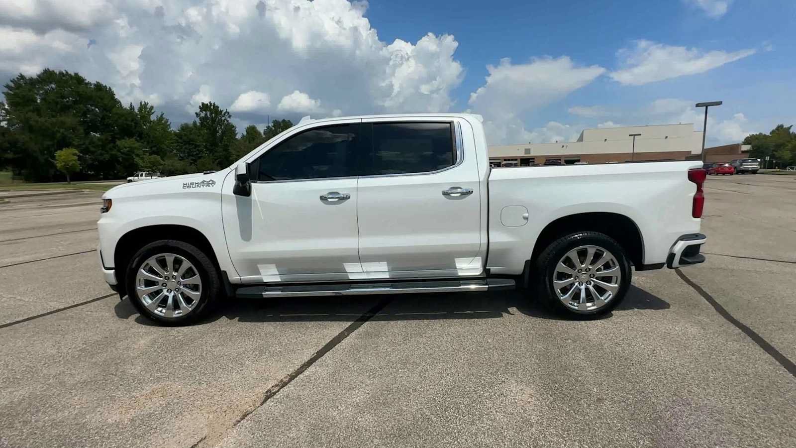 Certified 2021 Chevrolet Silverado 1500 High Country w/ Technology Package AWD/4WD image 5