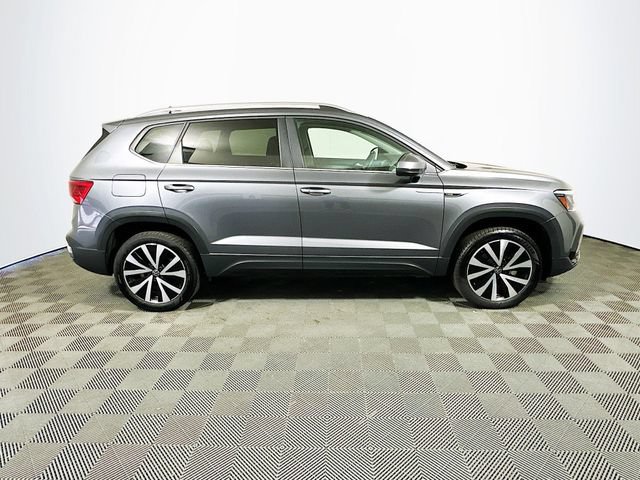 Used 2024 Volkswagen Taos SE FWD image 9