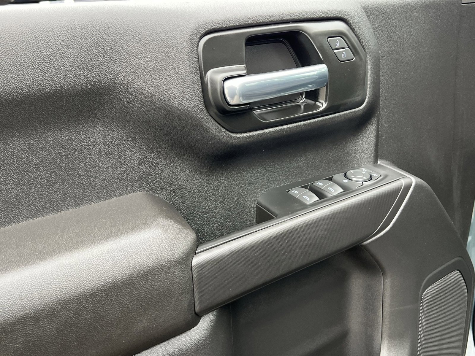 Used 2025 Chevrolet Silverado 1500 Custom Trail Boss image 15