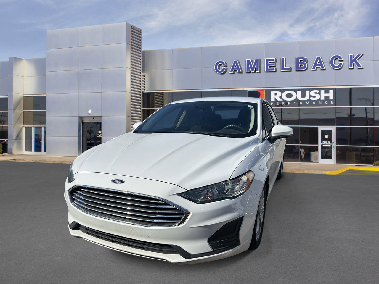 Used 2020 Ford Fusion SE FWD image 2