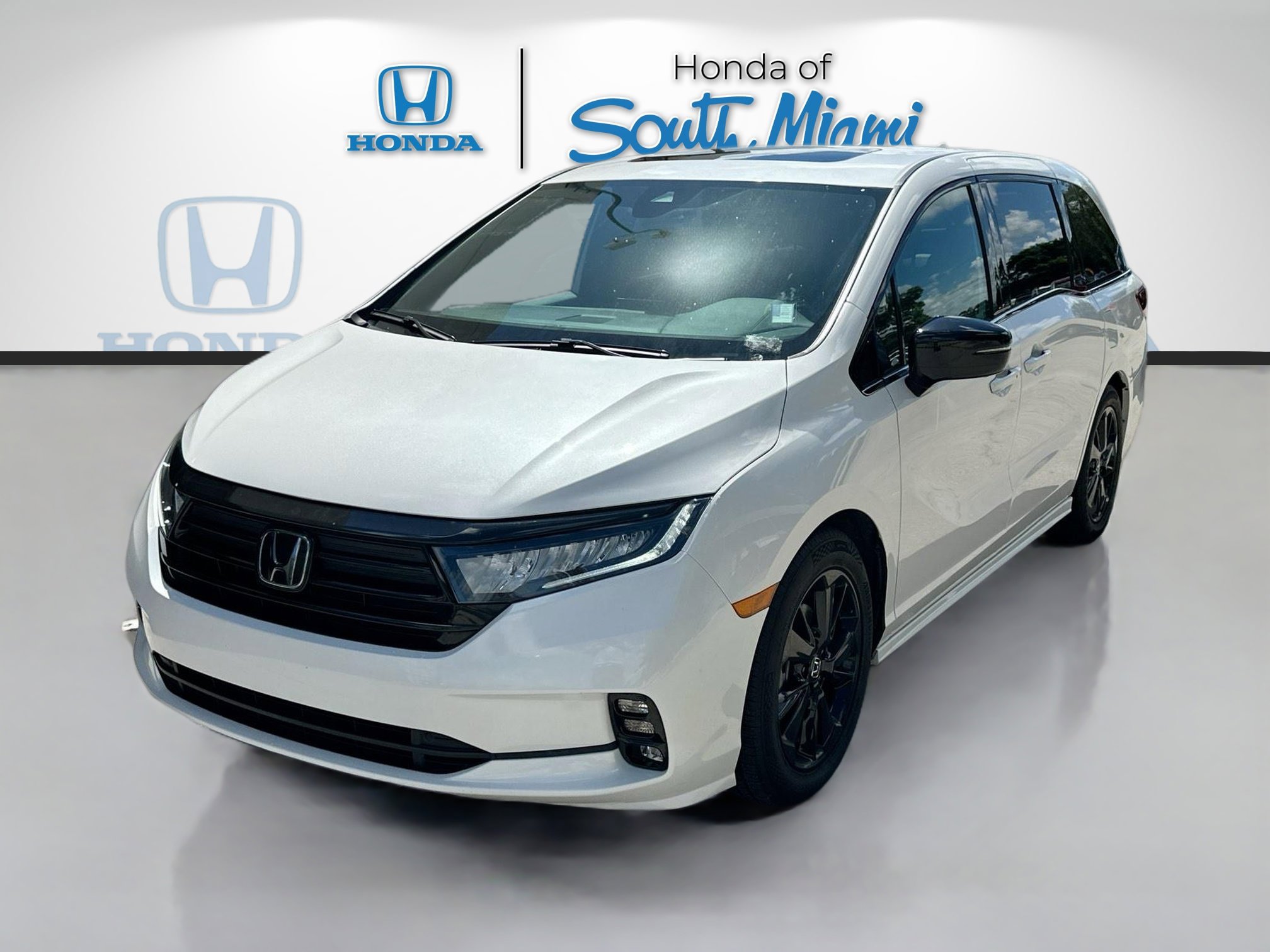 Used 2023 Honda Odyssey Sport image 3
