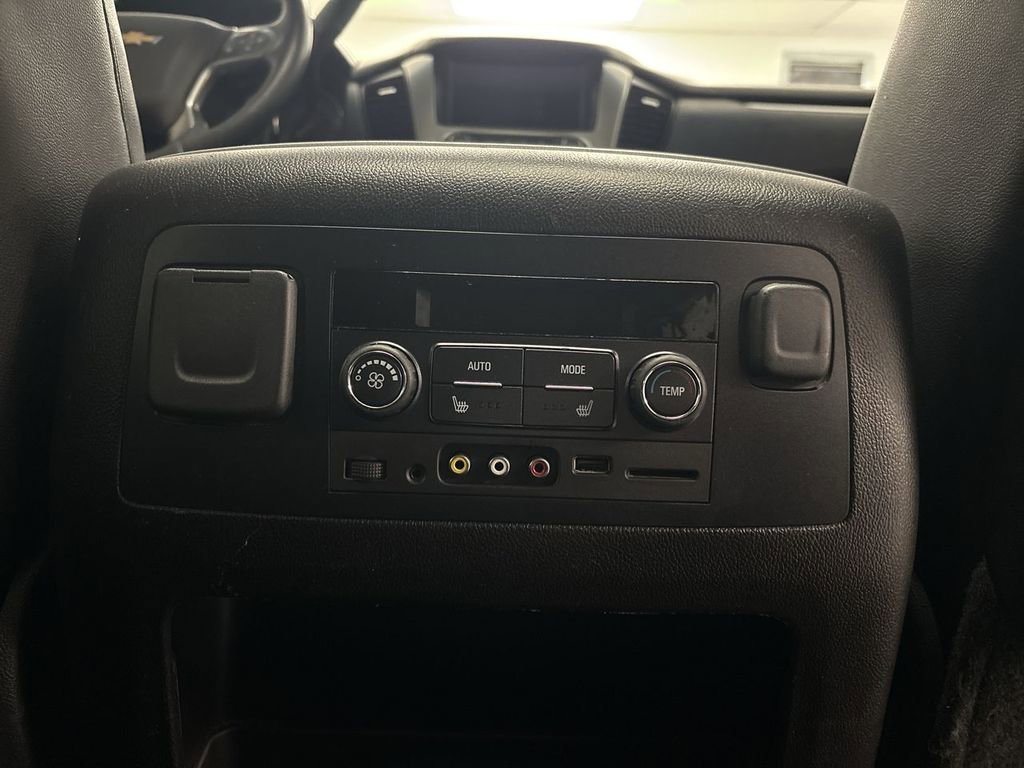 Used 2015 Chevrolet Suburban LTZ AWD/4WD image 28