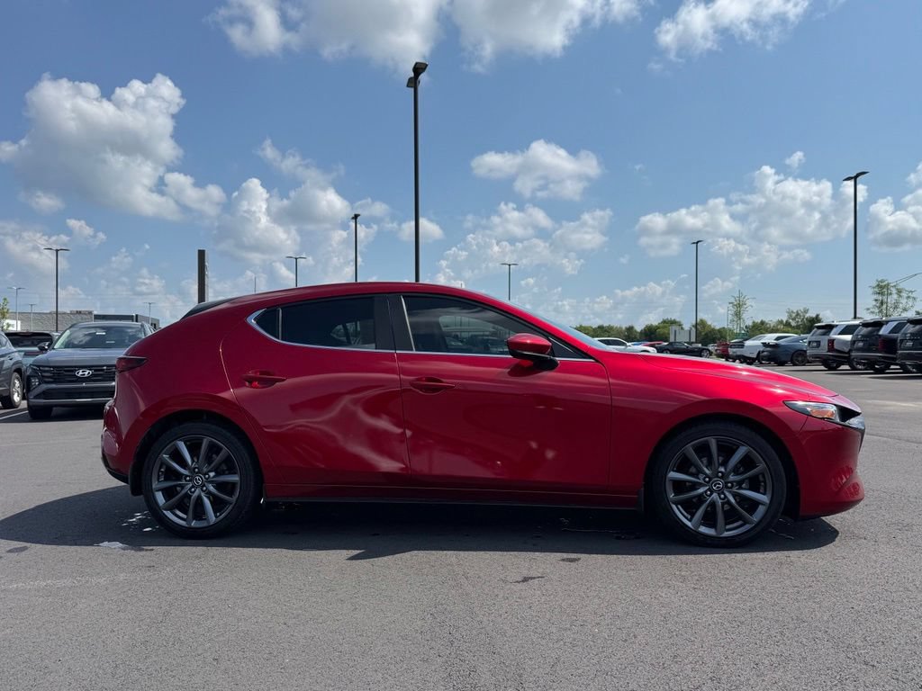Used 2019 MAZDA MAZDA3 Hatchback FWD image 4