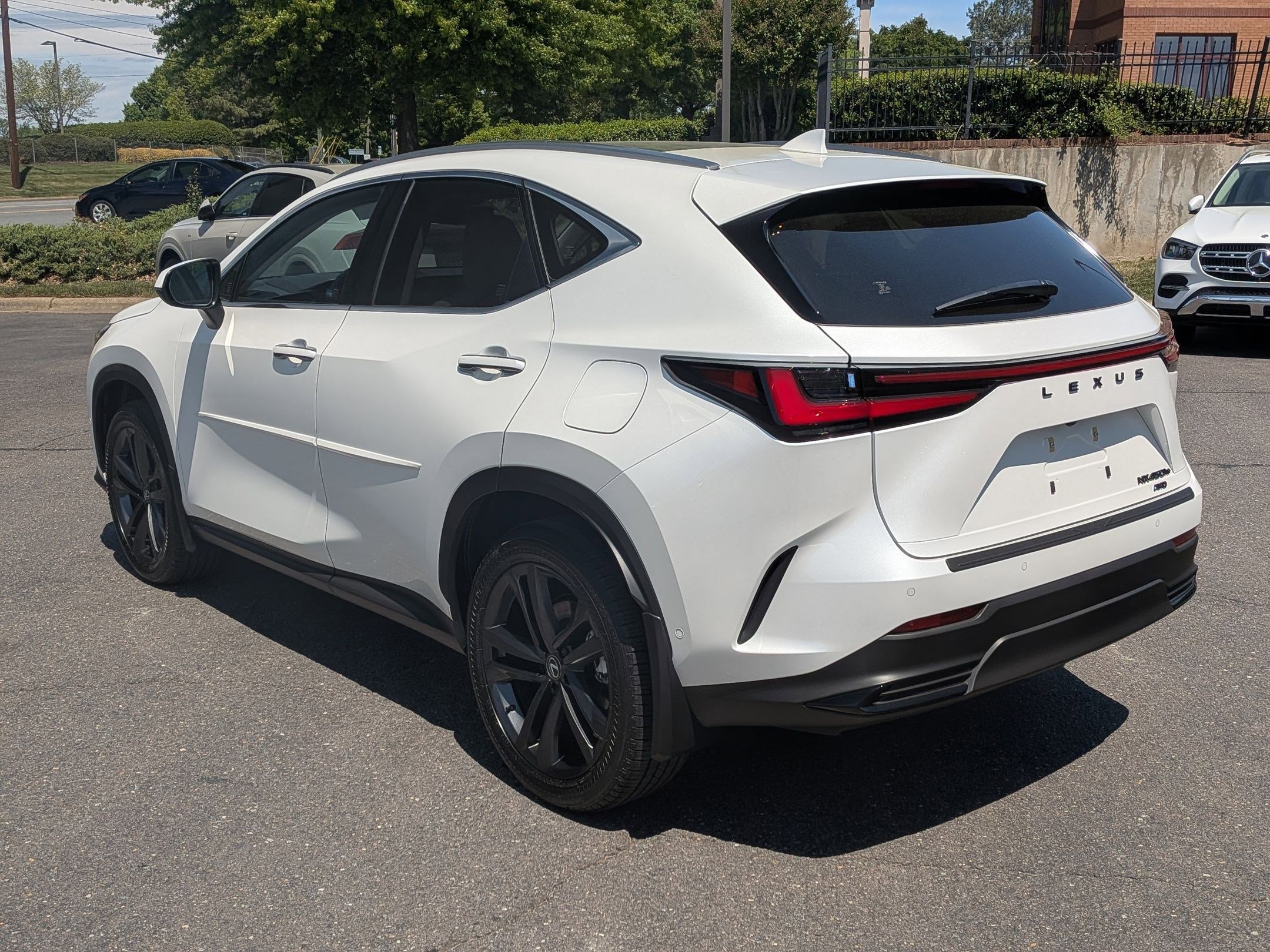 Used 2025 Lexus NX 450h+ AWD w/ Accessory Package (2T) image 5