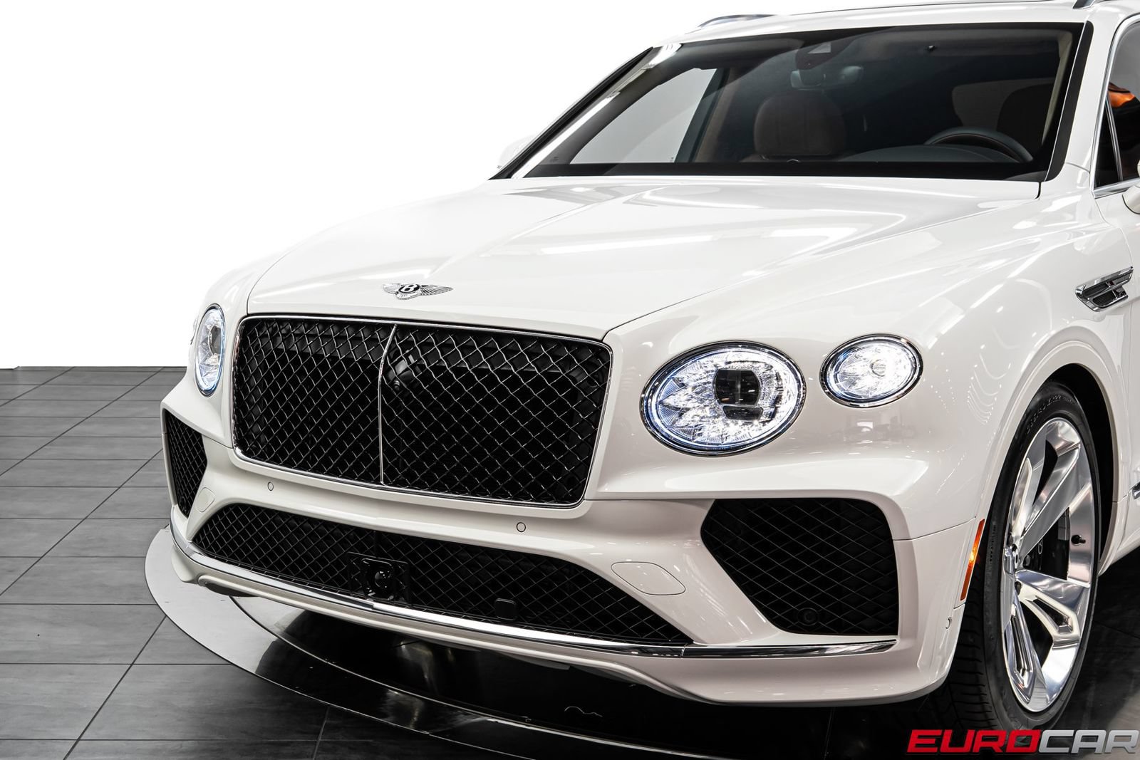 Used 2024 Bentley Bentayga AWD/4WD image 12