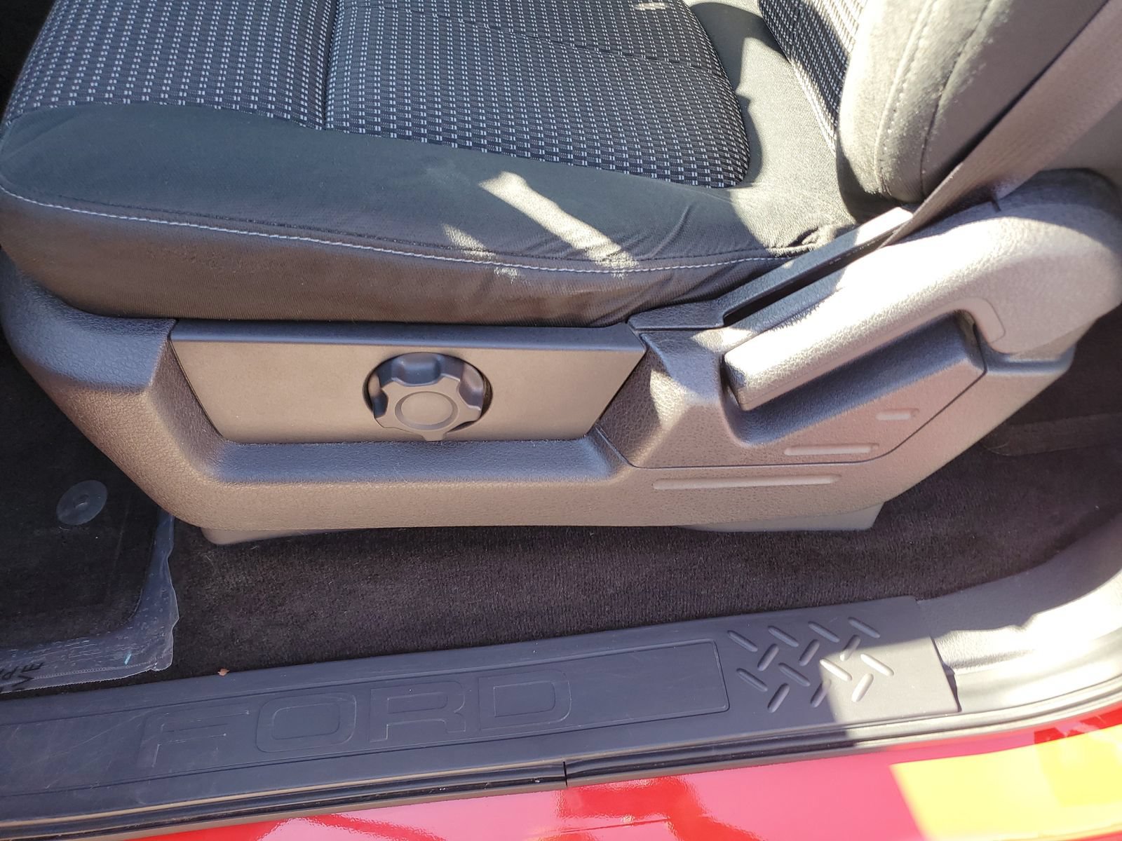 Used 2014 Ford F150 STX w/ Equipment Group 201A Mid AWD/4WD image 18