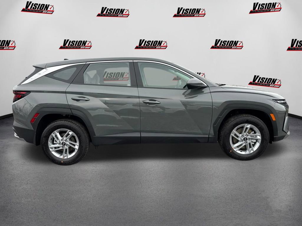 New 2026 Hyundai Tucson SE image 4