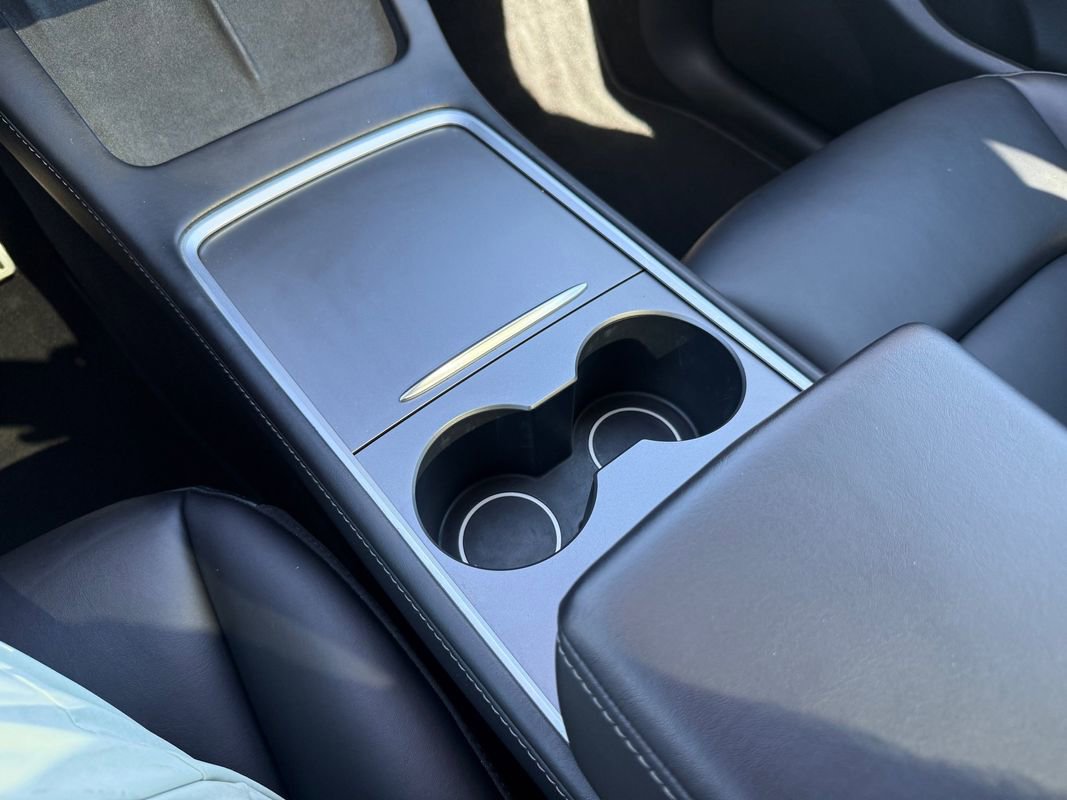 Used 2022 Tesla Model Y Performance image 38