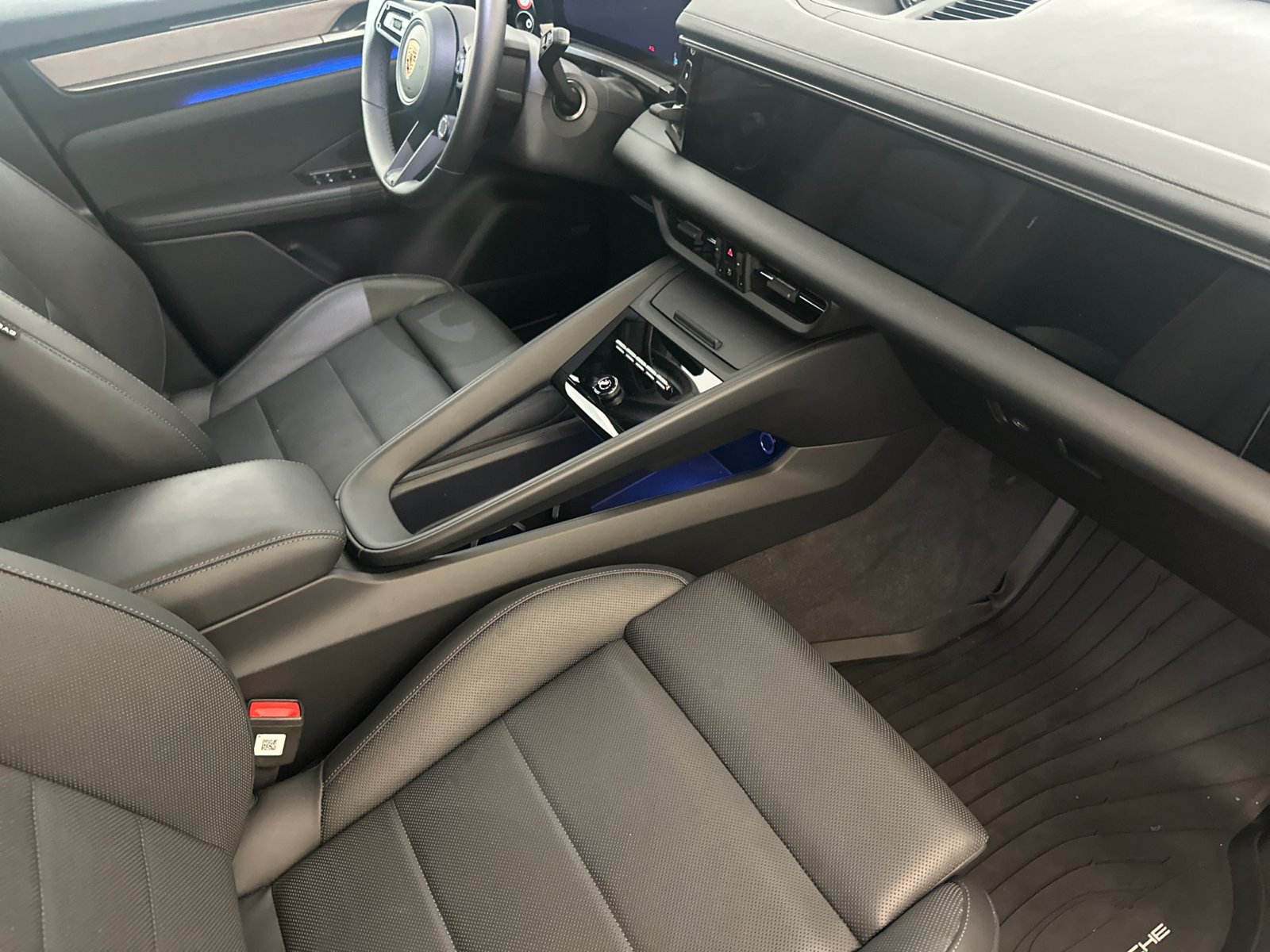 Certified 2024 Porsche Macan 4 Electric AWD/4WD image 16