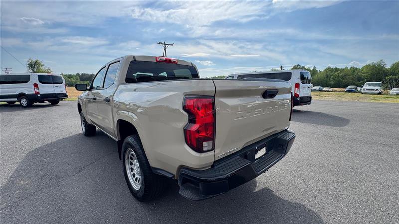 Used 2024 Chevrolet Colorado W/T image 17