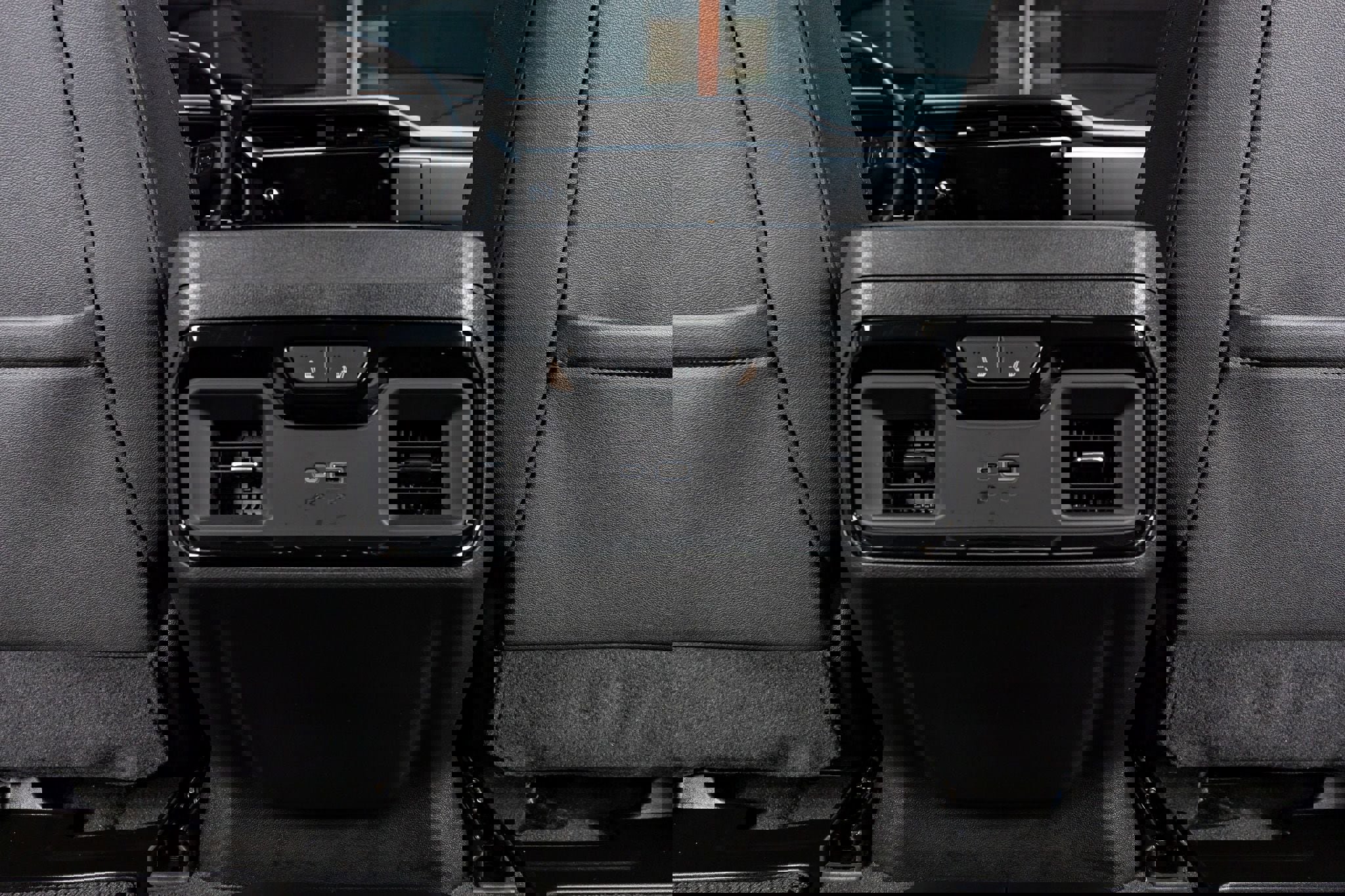 Used 2025 GMC Sierra 2500 AT4 w/ AT4 Premium Plus Package image 33