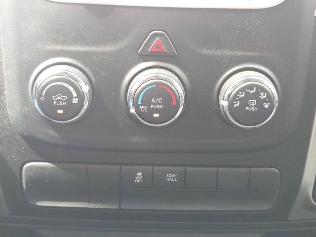 Used 2018 RAM 1500 Classic SLT AWD/4WD image 25